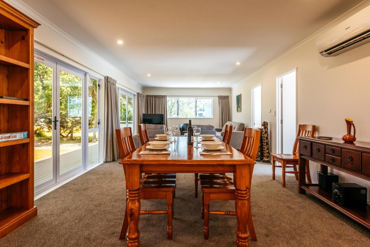 Number Six - Oneroa Holiday Home מראה חיצוני תמונה